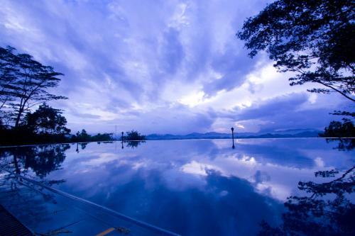 Hotel Randholee Luxury Resort
