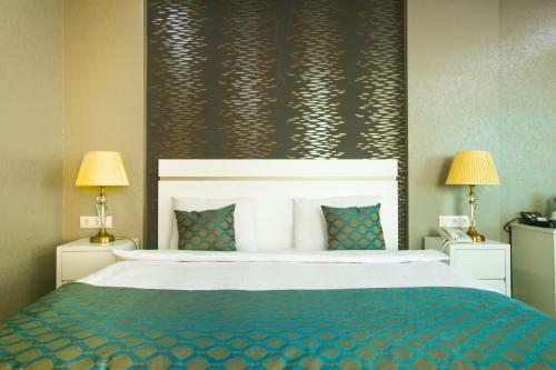 Sumgay?t Plaza Hotel