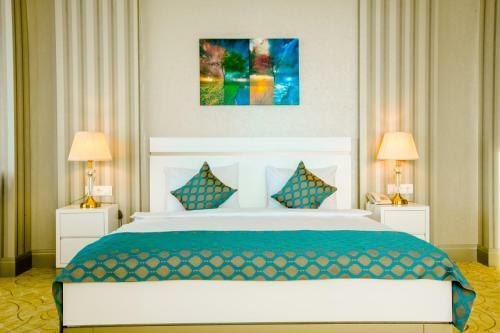 Sumgay?t Plaza Hotel