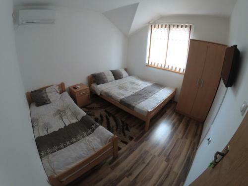 Hostal Apartment And Rooms Konak