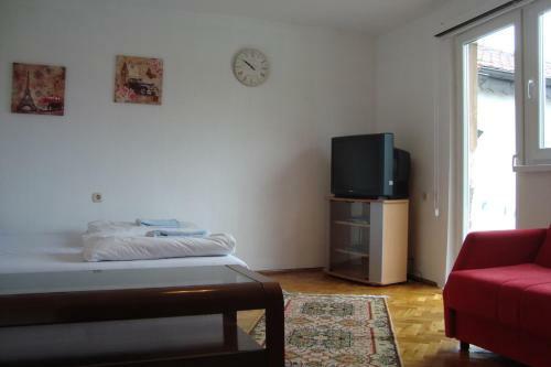 Hostal Guest House D?emo