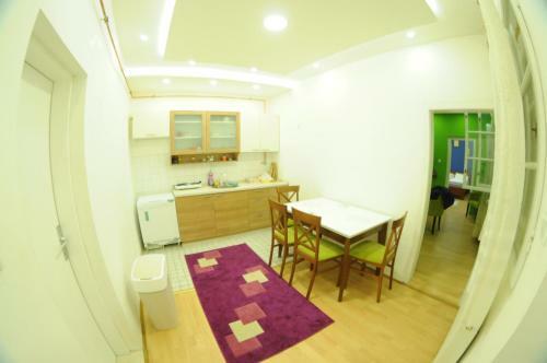 Ad Apartments