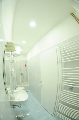 Ad Apartments