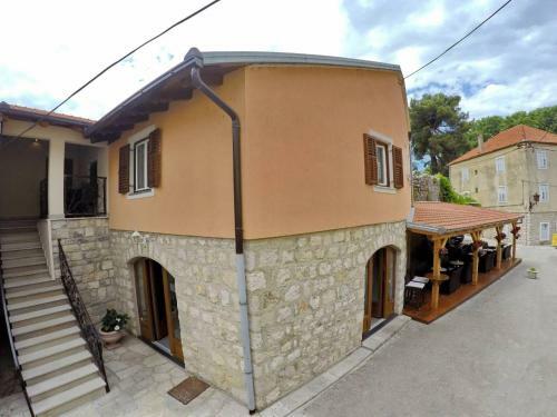 Hostal Vinopolis