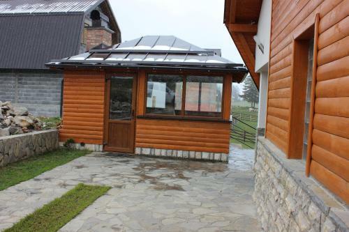 Apartments Zoni