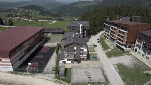 Hostal Apartments And Rooms Ski