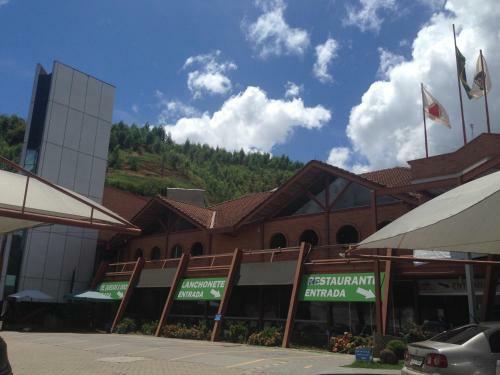 Hotel Cotoches Abre Campo