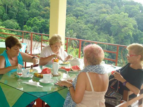 Hotel Nature Walk Resort