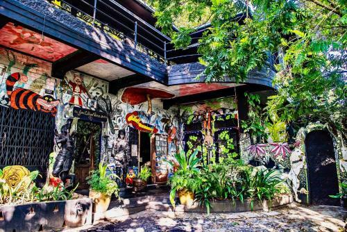 Helga's Folly Hotel (chalet Hotel Ltd)