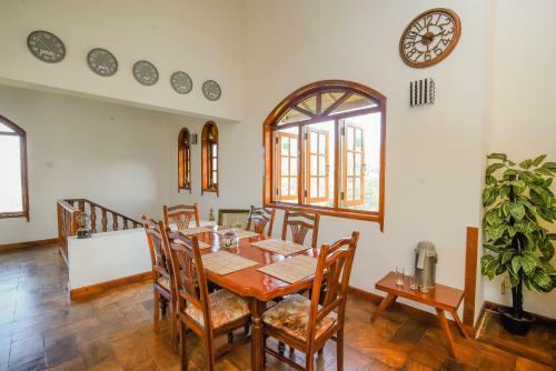 Kandyan Crown Hotel