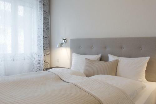 Hotel Six