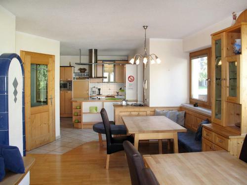 Haush�lfte Monz 205s