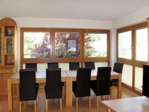 Haush�lfte Monz 205s