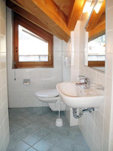 Haush�lfte Monz 205s