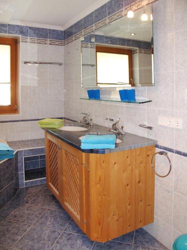 Haush�lfte Monz 205s