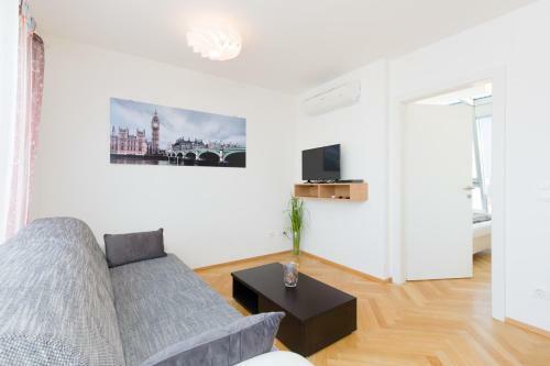 Sas-niccy Apartments