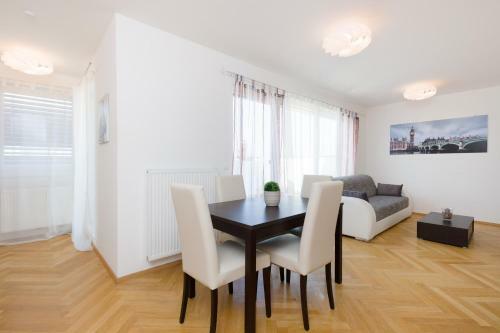 Sas-niccy Apartments