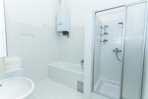 Deluxe Apartment With 3 Rooms - Hegelgasse 17 -