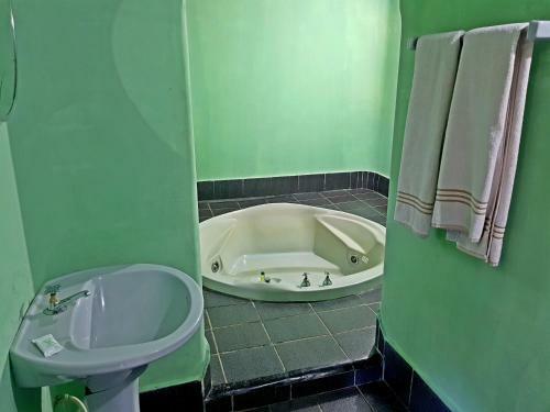 Hotel Comodoro De Quara�