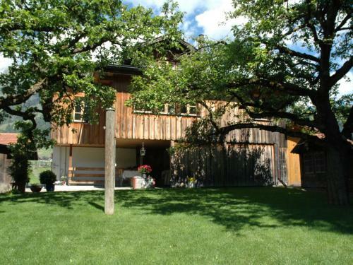 Spacious Apartment In Frutigen With Garden