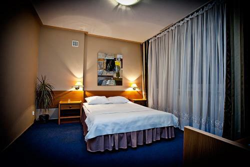 Hostel August�w