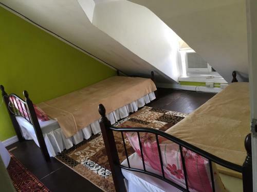 Hostal Madie's Place