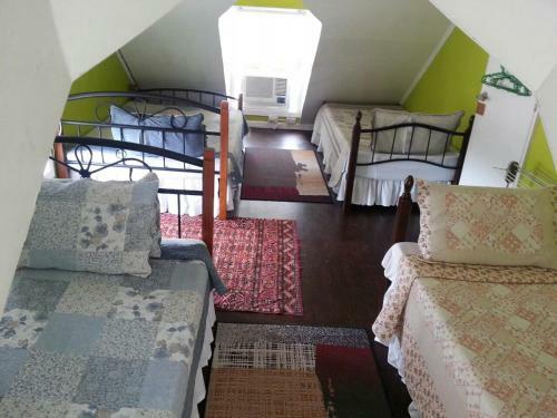 Hostal Madie's Place