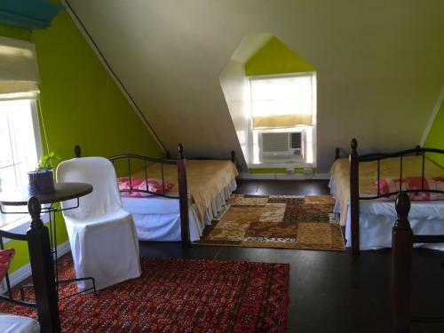 Hostal Madie's Place