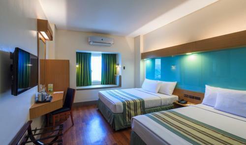 Hotel Microtel By Wyndham South Forbes