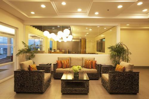 Hotel Microtel By Wyndham South Forbes