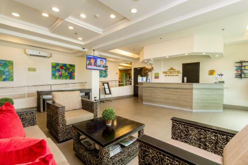 Hotel Microtel By Wyndham South Forbes