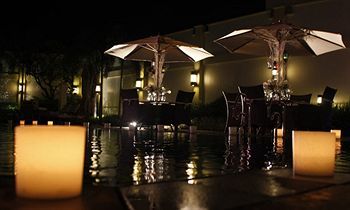 The Avenue Plaza Hotel