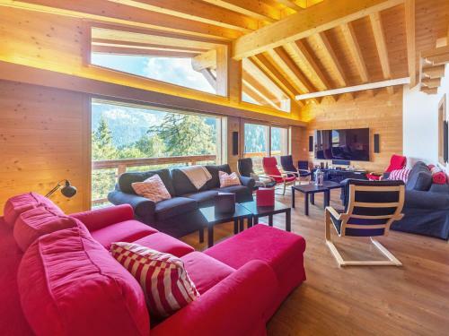 Grand Chalet With Jacuzzi On Slopes In Riddes