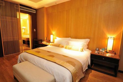 Sanjiang Forest Hot Spring Dumashi Hotel