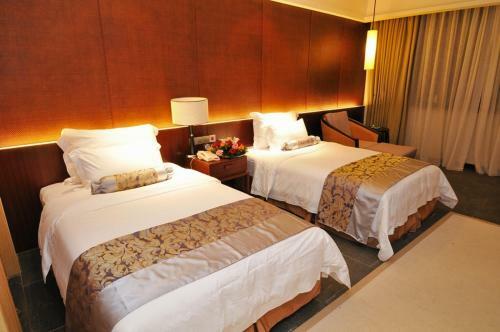 Sanjiang Forest Hot Spring Dumashi Hotel