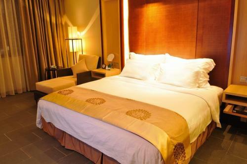 Sanjiang Forest Hot Spring Dumashi Hotel