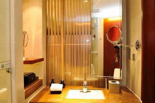 Sanjiang Forest Hot Spring Dumashi Hotel