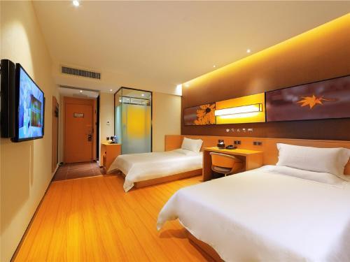 Iu Hotel Luliang Xiaoyi Zhenxing Street