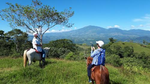 Finca Tres Equis - Farm And Forest