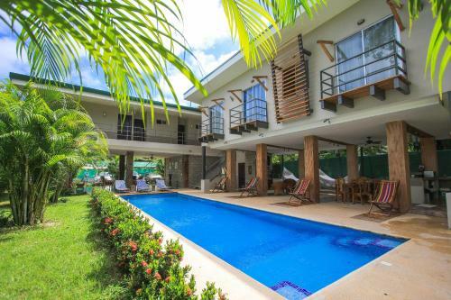 Casa Moderna De Playa Fitos House