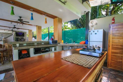 Casa Moderna De Playa Fitos House