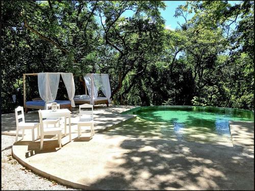 Driftwood Glamping & Boutique Hotel