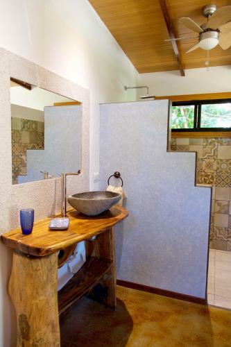 Buena Onda Jungle Lodge