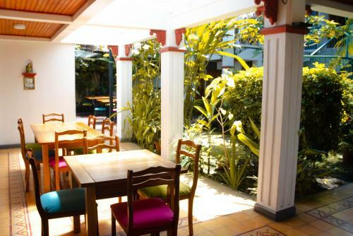 Hotel La Rosa Del Paseo