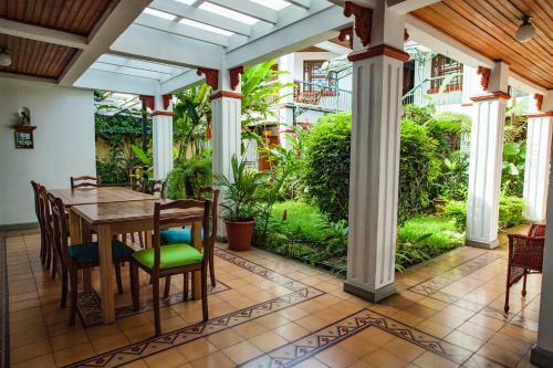 Hotel La Rosa Del Paseo