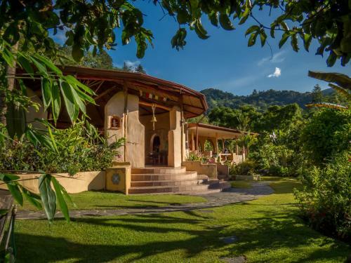 Rio Chirripo Lodge & Retreat