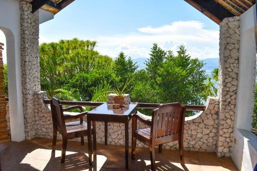 Hotel The Blue Orchid Resort