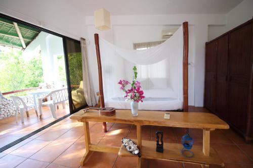 Hotel The Blue Orchid Resort