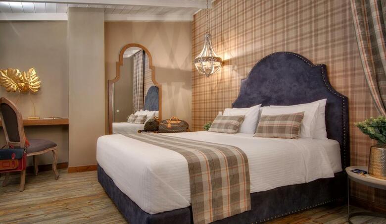 Hotel Frontzou Politia
