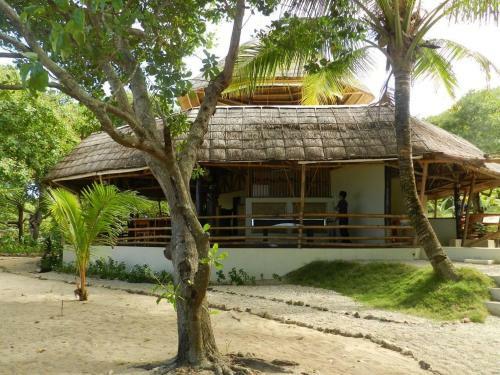 Hotel Cashew Grove Beach Resort
